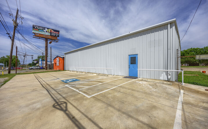 Pictures of Industrial property located at 617 S G Alexander Fwy, Duncanville, TX 75137 for lease - image #1