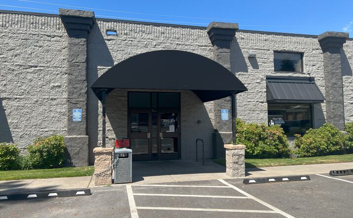 Pictures of Retail property located at 1012 SE Cleveland Sq Lp, Bend, OR 97702 for lease - image #1