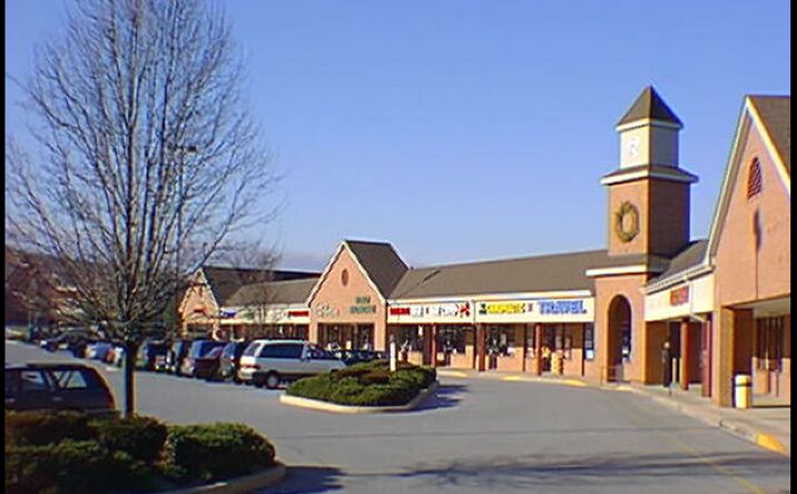 Pictures of Retail property located at 3945 Lincoln Hwy, Downingtown, PA 19335 for lease - image #1