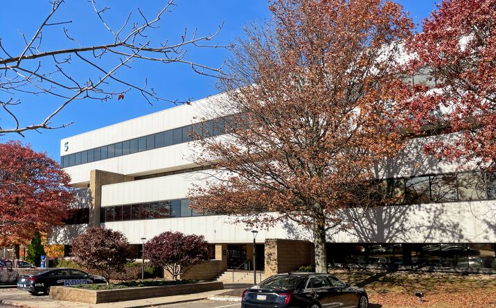 Pictures of Office property located at 651 Holiday Dr, Pittsburgh, PA 15220 for lease - image #1