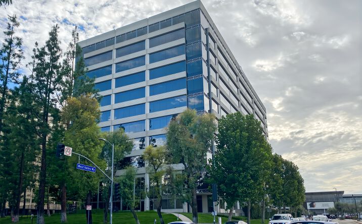 Pictures of Office property located at 6303 Owensmouth Ave, 10th Floor, Los Angeles, CA 91367 for lease - image #1