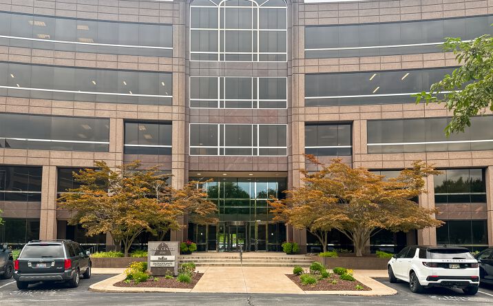 Pictures of Office property located at 6100 Oak Tree Boulevard Suite 200, Independence, OH 44131 for lease - image #1