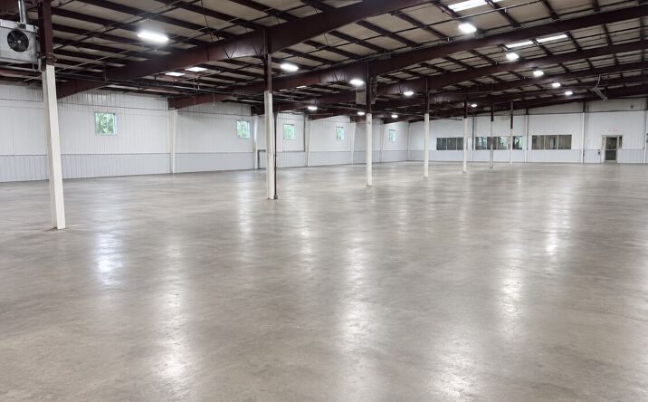 Pictures of Retail, Industrial property located at 3631 Aerial Way Drive, Roanoke, VA 24018 for lease - image #1