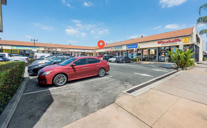Pictures of Retail property located at 17149 Bellflower Blvd., Bellflower, CA 90706 for lease - image #1