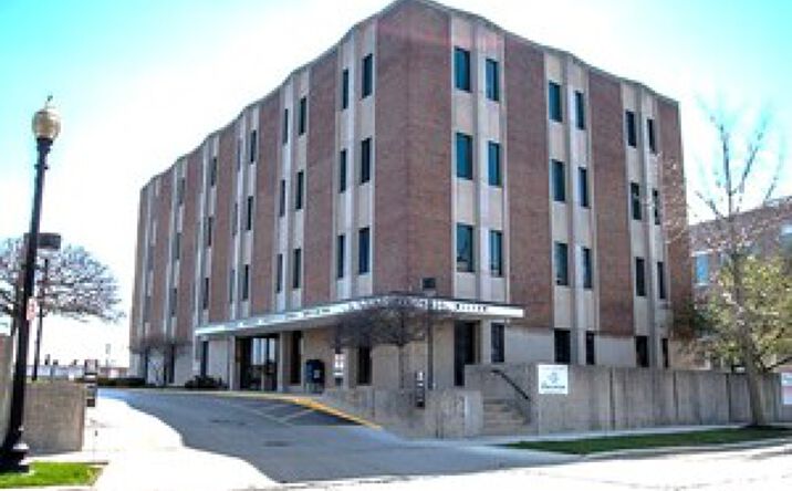 Pictures of Office property located at 200 E WILLOW AVE, WHEATON, IL 60187-5463 for lease - image #1