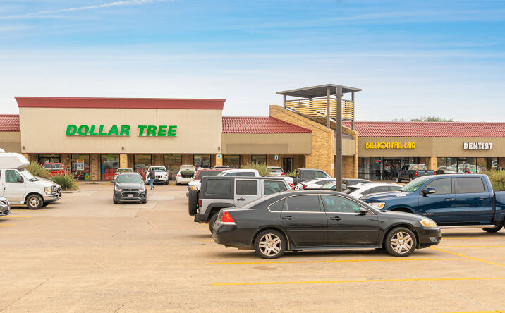 Pictures of Retail property located at 1220 Airport Fwy, Bedford, TX 76022 for lease - image #1