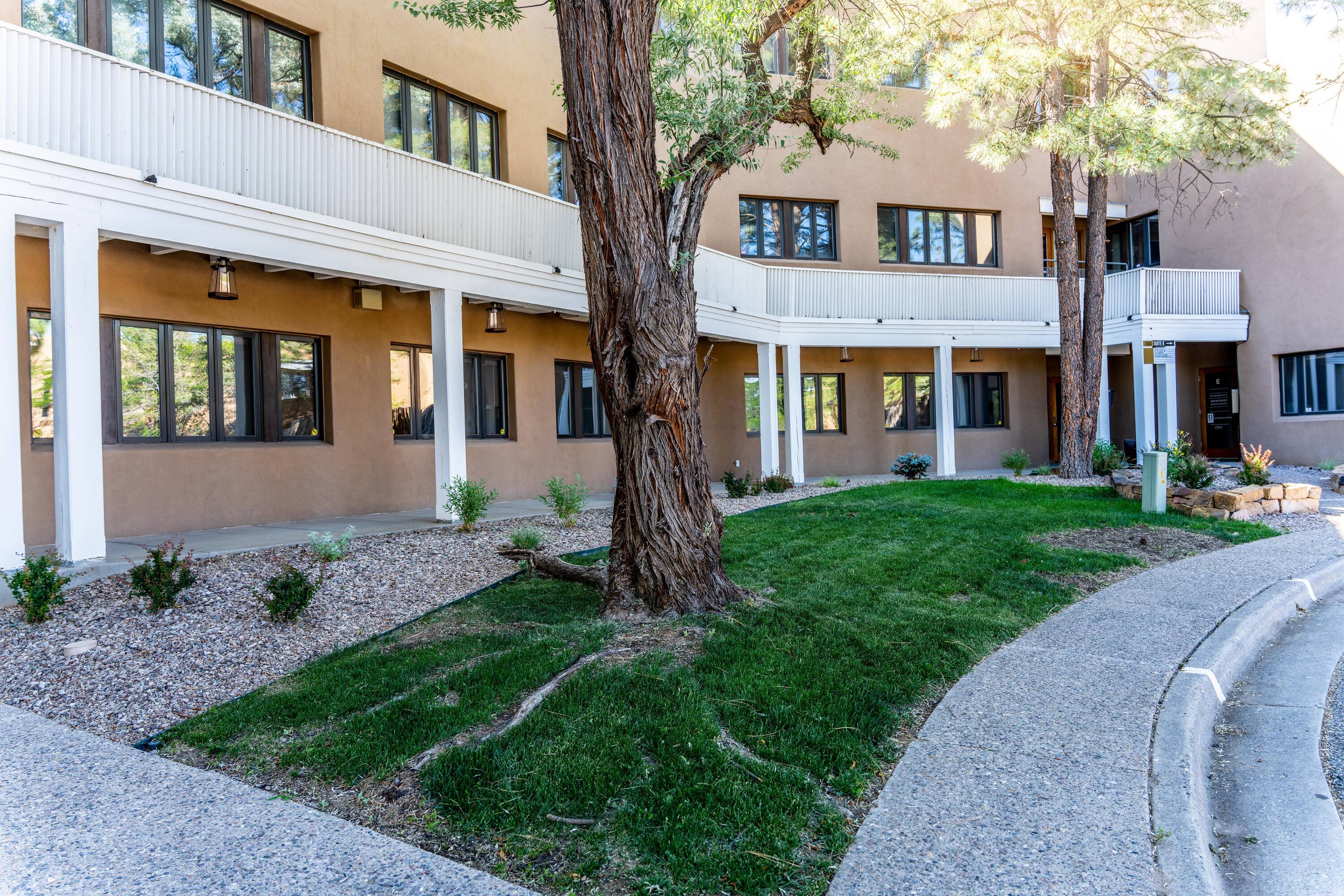 1660 Old Pecos Trail, Santa Fe, NM 87505