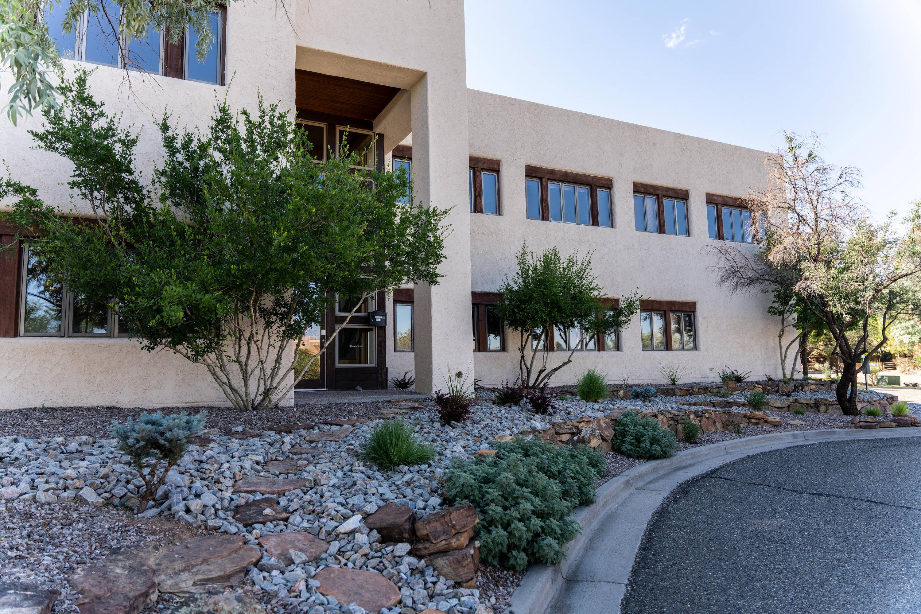 1660 Old Pecos Trail, Santa Fe, NM 87505