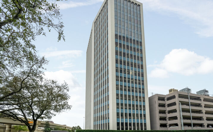 Pictures of Office property located at 2100 West Loop South  Suite 900, Houston, TX 77027 for sales - image #1