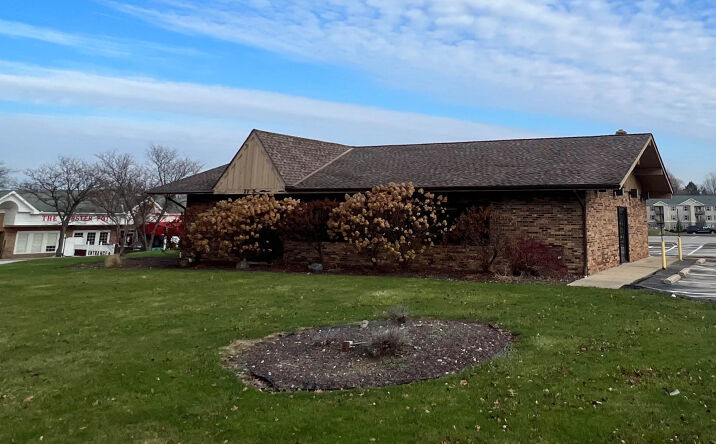 Pictures of Retail, Office property located at 2765 SOM Center Road, Willoughby Hills, OH 44094 for lease - image #1