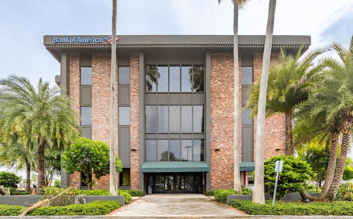 Pictures of Office property located at 5670 Wilshire Blvd  Suite 1800, Los Angeles, CA 90036 for lease - image #1