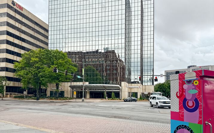 Pictures of Office property located at 200 E M L King Blvd, Chattanooga, TN 37403 for lease - image #1