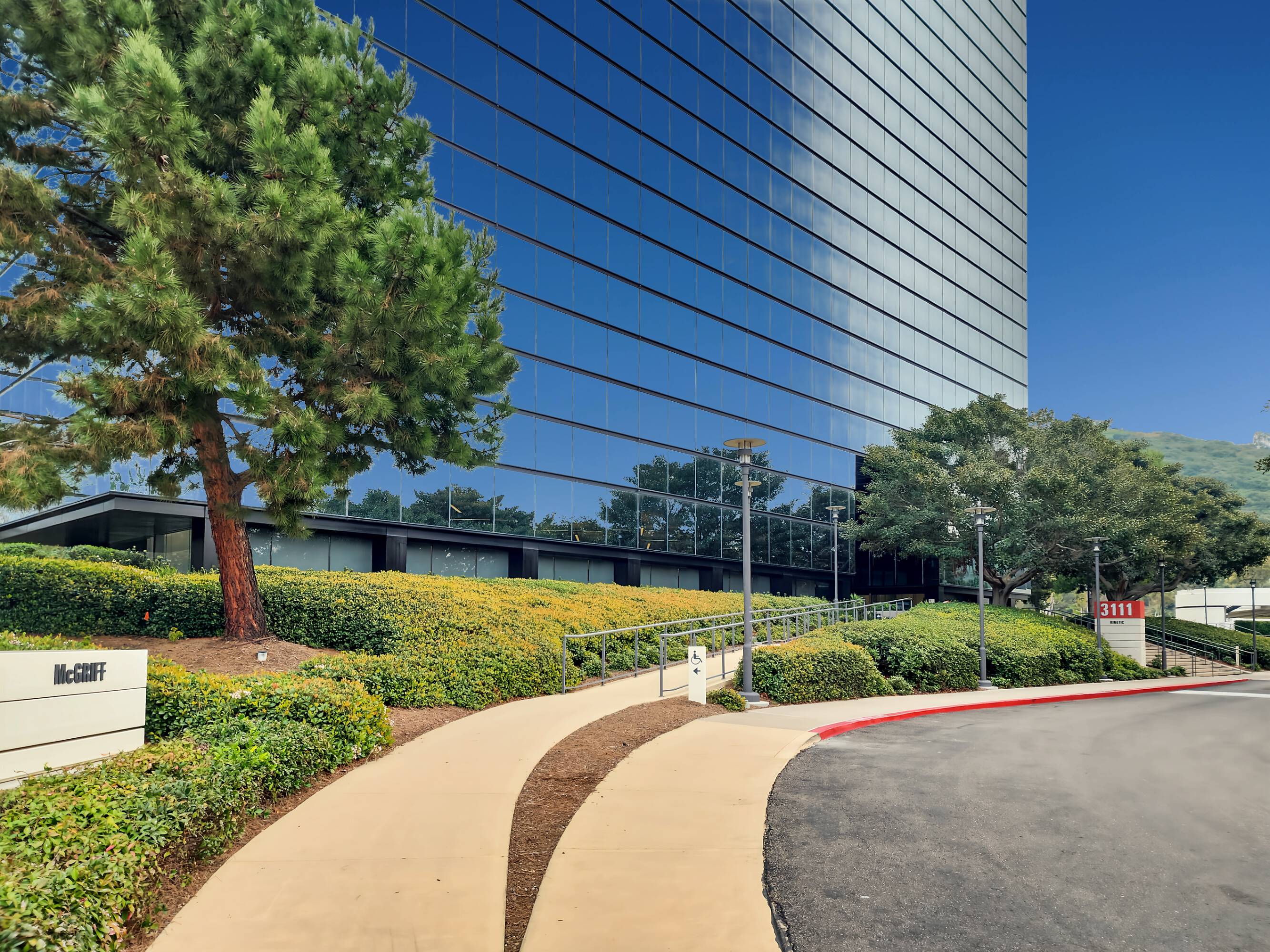 3319022