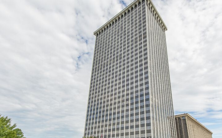 Pictures of Office property located at 5100 Poplar Ave, Memphis, TN 38137 for lease - image #1