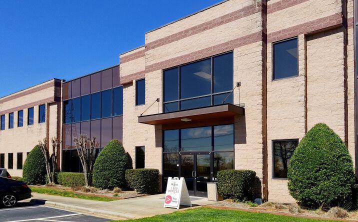 Pictures of Office property located at 19109 W Catawba Ave, Suite 200, Cornelius, NC 28031 for sales - image #1