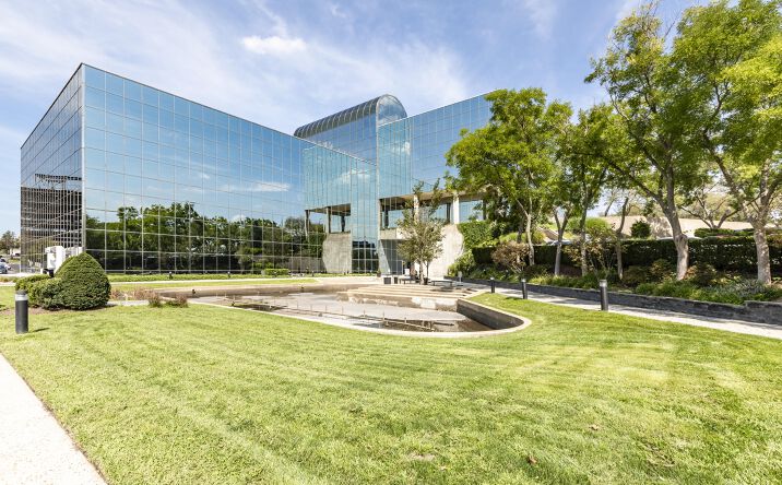 Pictures of Office property located at 140 E Ridgewood Avenue, Paramus, NJ 07652 for sales - image #1