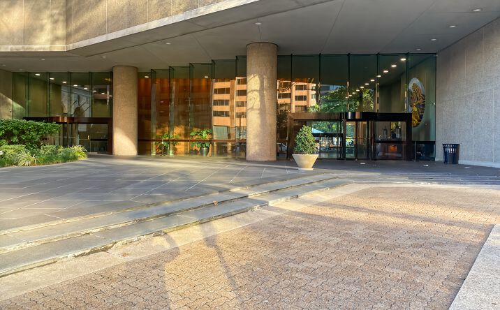 Pictures of Office property located at 650 Poydras St, New Orleans, LA 70130 for lease - image #1