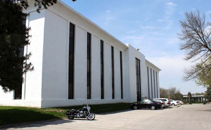 Pictures of Office property located at 939 Office Park Rd, West Des Moines, IA 50265 for lease - image #1