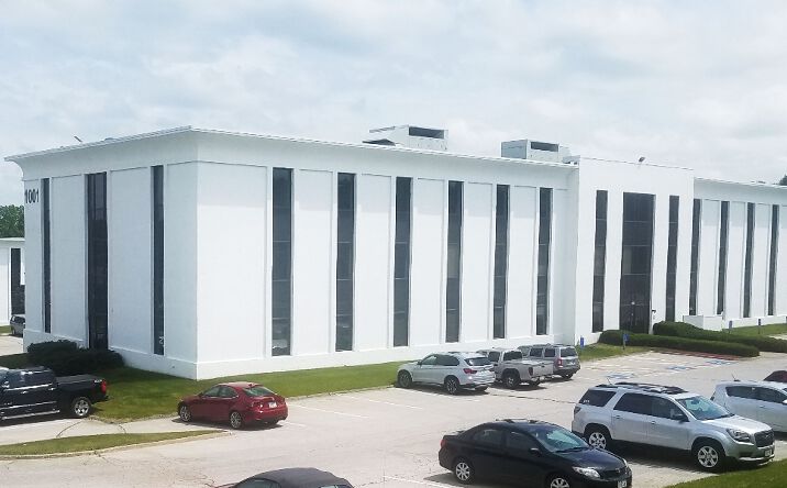 Pictures of Office property located at 1001 Office Park Rd, West Des Moines, IA 50265 for lease - image #1