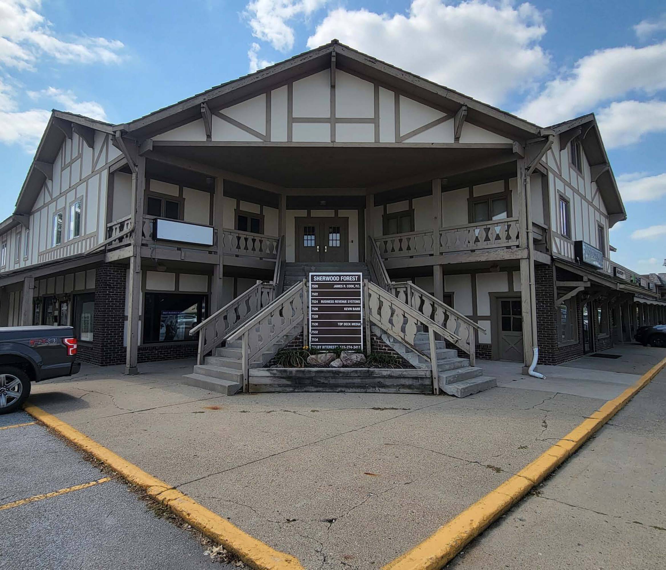 7400 Hickman Rd, Des Moines, IA 50325