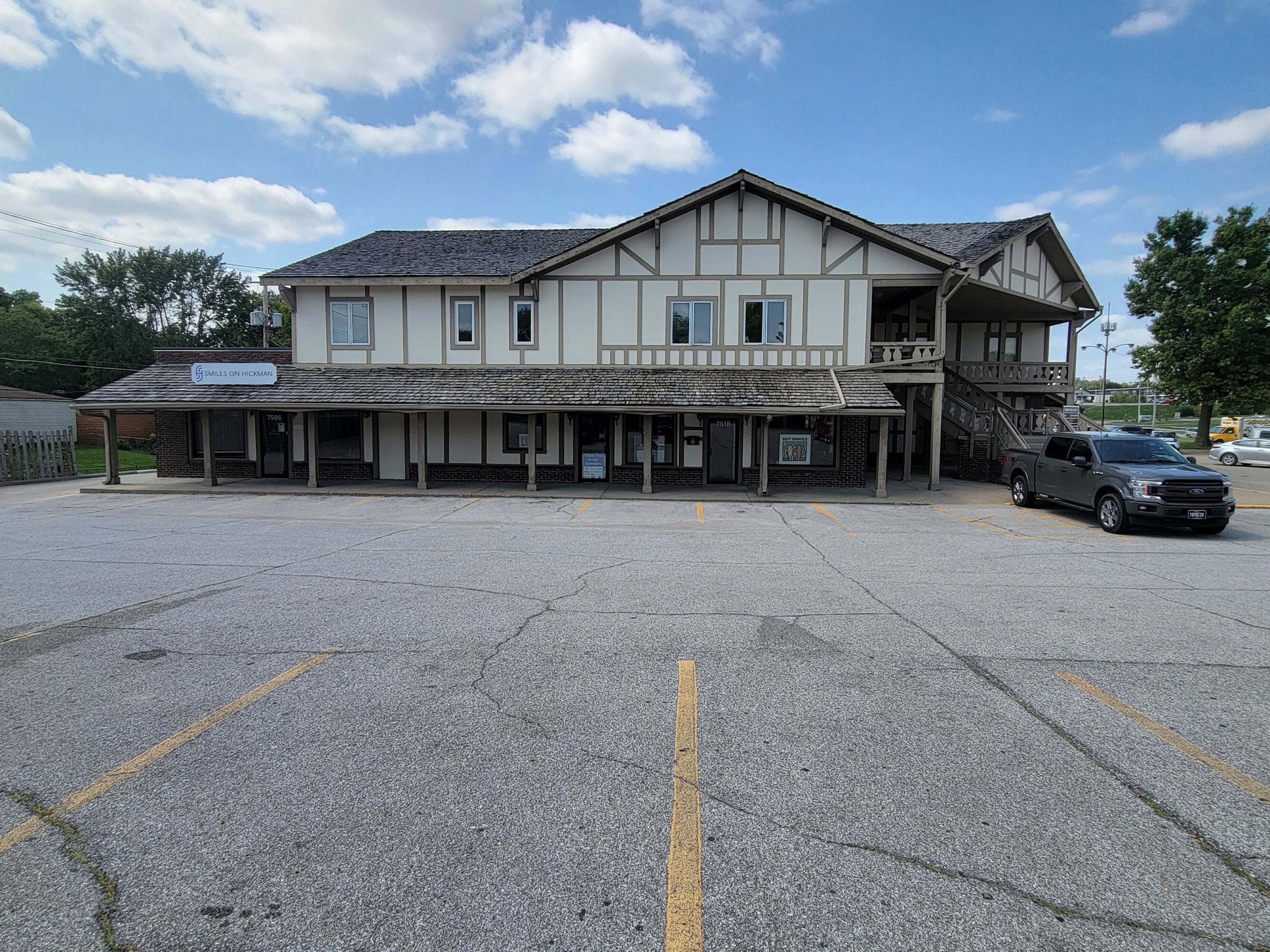 7400 Hickman Rd, Des Moines, IA 50325