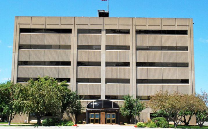 Pictures of Office property located at 3737 Woodland Ave, West Des Moines, IA 50266 for lease - image #1