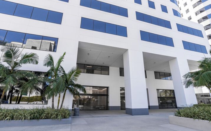 Pictures of Office property located at 6320 Canoga Avenue Suite 1500, Woodland Hills, CA 91367 for lease - image #1
