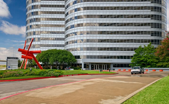 Pictures of Office property located at 2950 North Loop West, Suite 500, Houston, TX 77092 for lease - image #1