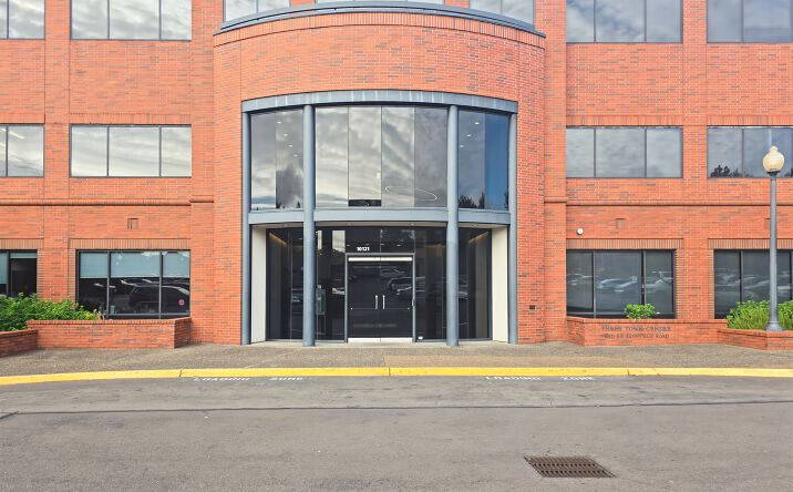 Pictures of Office property located at 10121 SE Sunnyside Rd    Suite 300, Clackamas, OR 97015 for lease - image #1