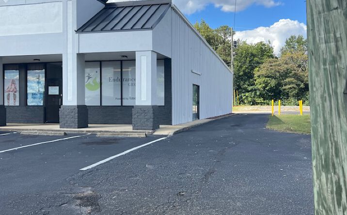 Pictures of Retail property located at 641 Snow St, Oxford, AL 36203 for lease - image #1