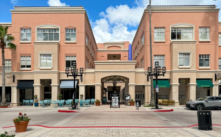 Pictures of Office property located at 433 Plaza Real, Suite 275, Boca Raton, FL 33432 for lease - image #1