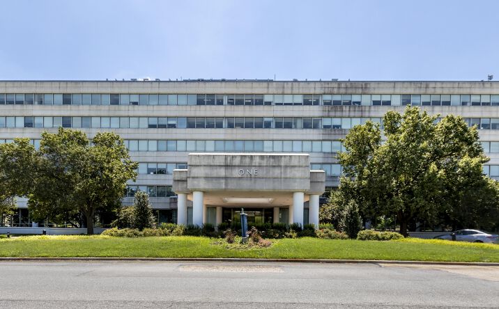 Pictures of Office property located at 1 International Plaza Suite 550, Philadelphia, PA 19113 for lease - image #1
