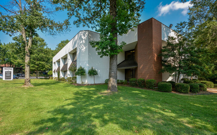 Pictures of Office property located at 1225 Breckenridge Drive, Little Rock, AR 72205 for lease - image #1