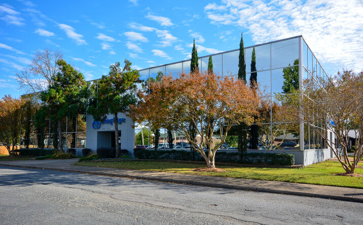 Pictures of Office property located at 10025 W Markham St, Little Rock, AR 72205 for lease - image #1