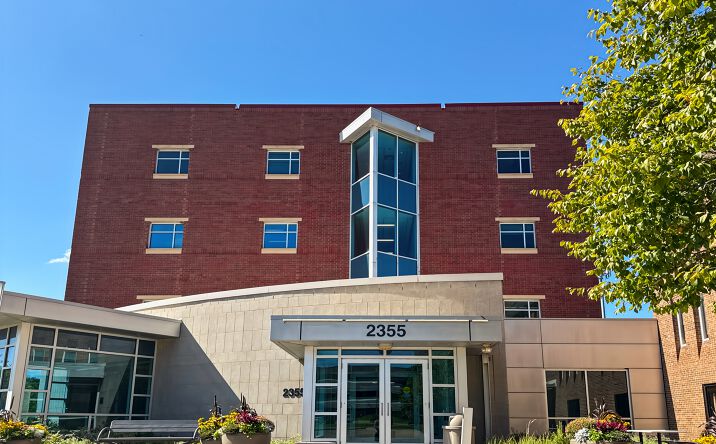 Pictures of Office property located at 2355 Highway 36 West Suite 400, Roseville, MN 55113 for lease - image #1