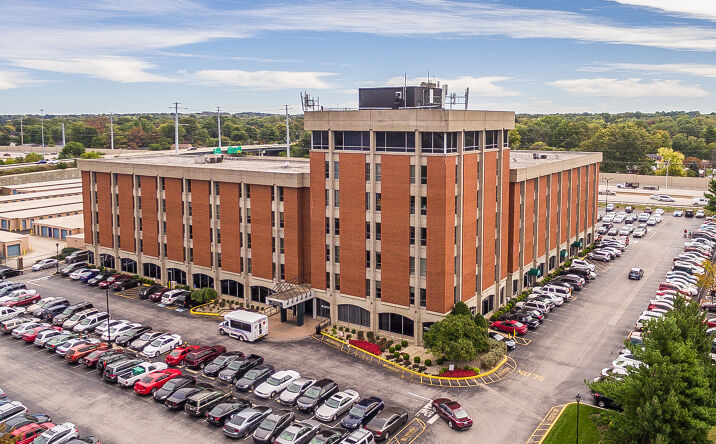 Pictures of Office property located at 4010 Dupont Circle, Louisville, KY 40207 for sales - image #1