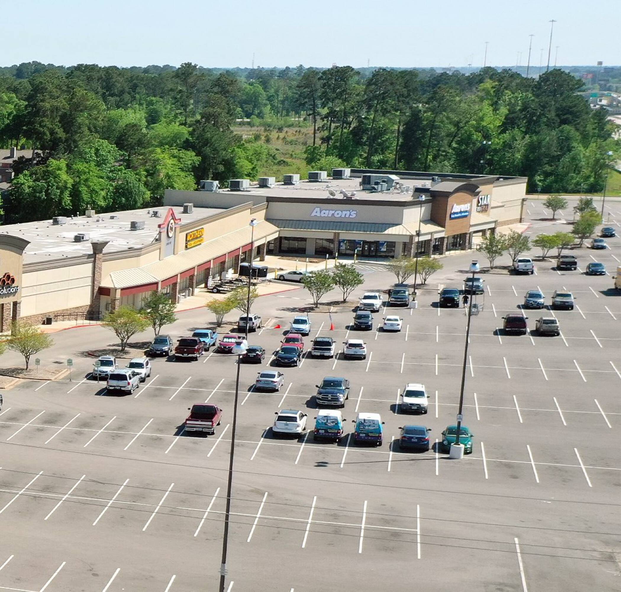 Pine Hollow Shopping Center