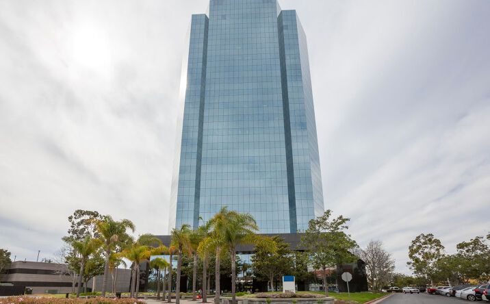 Pictures of Office property located at 300 East Esplanade Drive 9th Floor, Oxnard, CA 93036 for lease - image #1