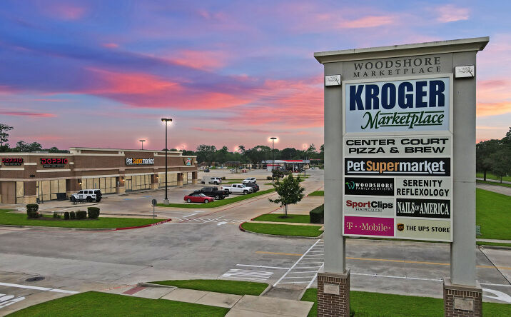Pictures of Retail property located at SEC of Oyster Creek Dr & Dixie Dr, Clute, TX 77566 for lease - image #1