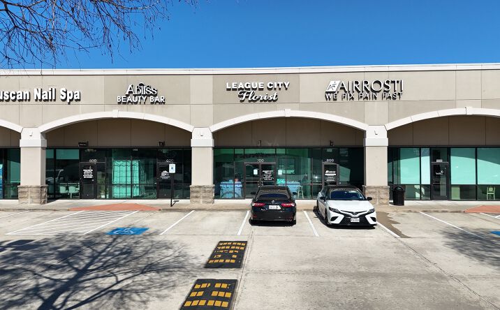 Pictures of Retail property located at 1220 E League City Pkwy, League City, TX 77573 for lease - image #1