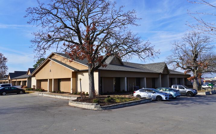 Pictures of Office property located at 2120 S Waldron Rd, Fort Smith, AR 72903 for lease - image #1
