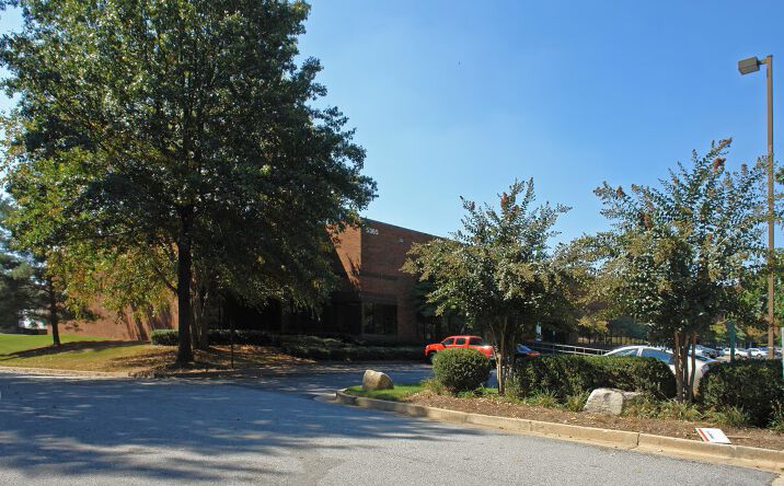 Pictures of Industrial property located at 5365 Dividend Dr, Decatur, GA 30035 for lease - image #1