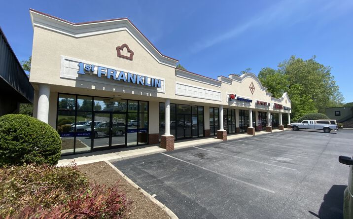 Pictures of Retail, Office, Restaurant property located at 1250 Volunteer Pkwy, Bristol, TN 37620 for lease - image #1