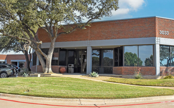 Pictures of Industrial property located at 3033 Kellway Dr, Carrollton, TX 75006 for lease - image #1