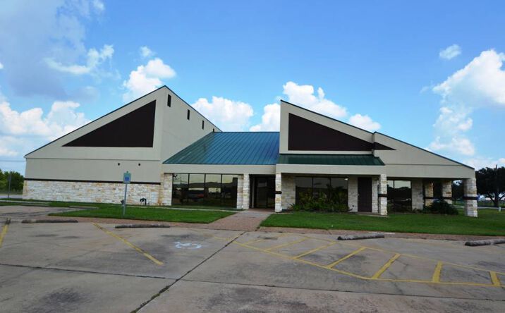 Pictures of Office property located at 1229 Corporate Dr, Rosenberg, TX 77471 for lease - image #1