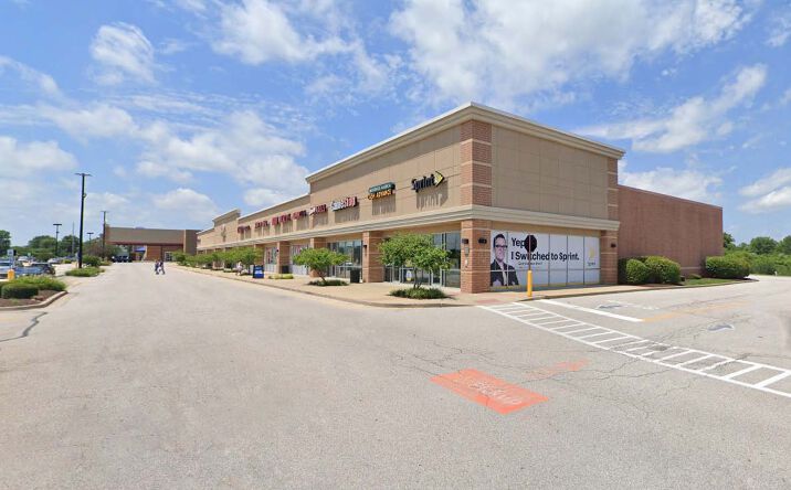 Pictures of Retail, Restaurant property located at Green Mt Commons, Belleville, IL 62221 for lease - image #1