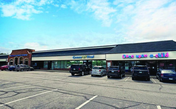 Pictures of Retail property located at 525 Lincoln Hwy, Fairview Heights, IL 62208 for lease - image #1