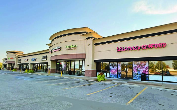 Pictures of Retail property located at 301 Winding Woods Dr, O'Fallon, MO 63366 for lease - image #1