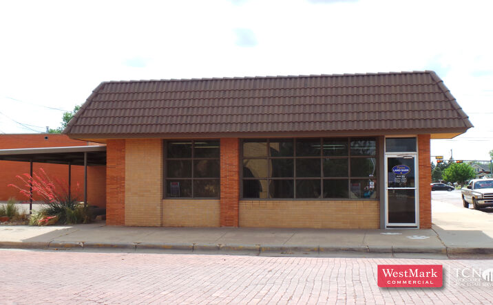 Pictures of Office property located at 629 Baltimore, Plainview, TX 79072 for lease - image #1