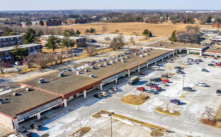 Pictures of Retail, Restaurant property located at 200 Army Post Rd, Des Moines, IA 50315 for lease - image #1
